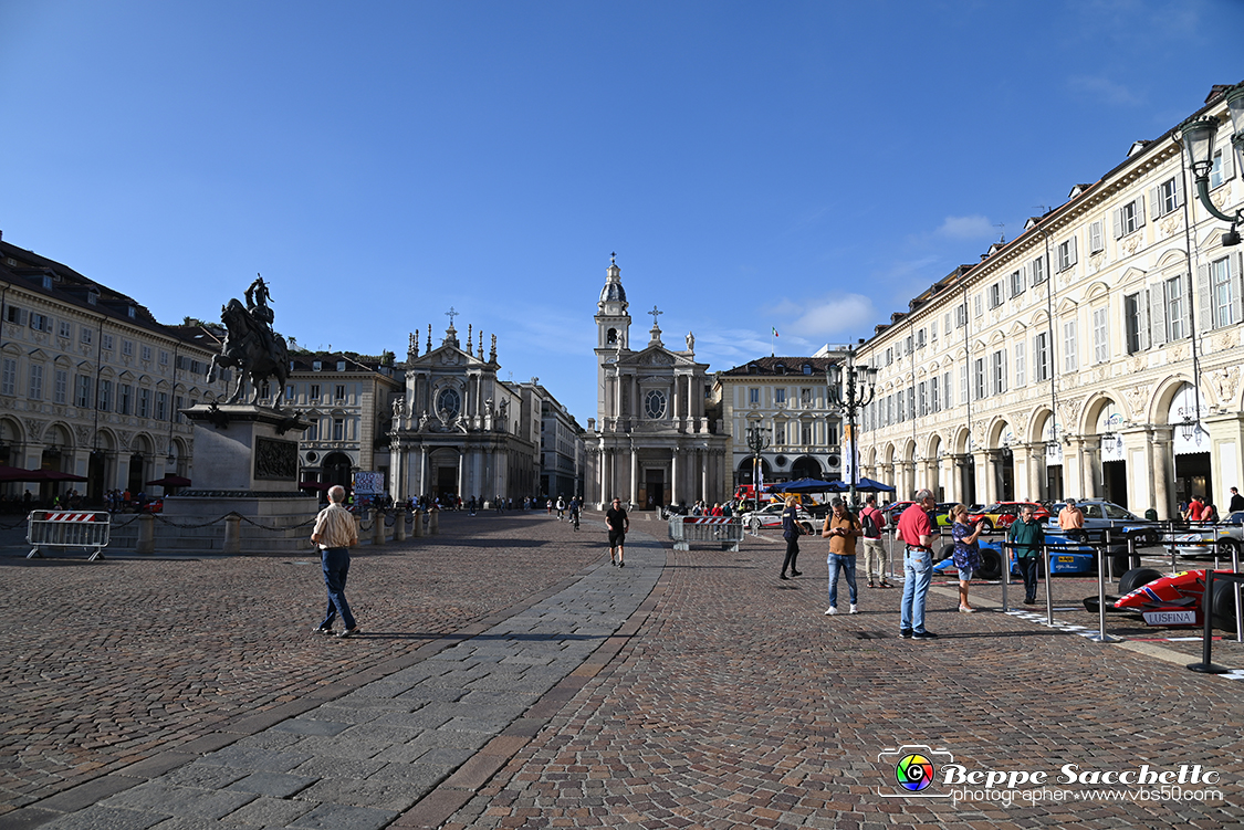 VBS_3949 - Autolook Week - Le auto in Piazza San Carlo.jpg